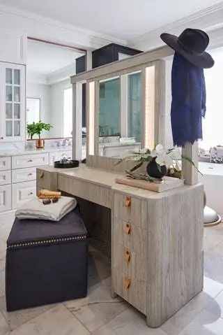 Ванная главного зала выполнена в мягких тонах