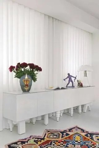 Сервант от Хайме Айона для BD Barcelona Design Primates Ваза Mandrillus от Елены Салмистраро в светильнике Bosa…