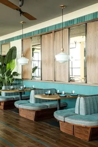 Ресторан Cabra Cevicheria был разработан AvroKO в сотрудничестве с Ennismore Design Studio