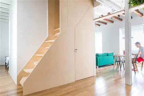 ЛЕСТНИЦА как центр всего дизайна