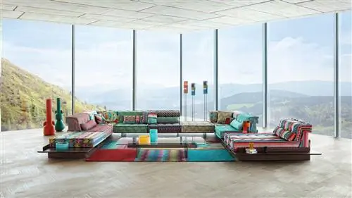Дивану Mah Jong от Roche Bobois исполняется 50 лет, и он все еще живее, чем когда-либо