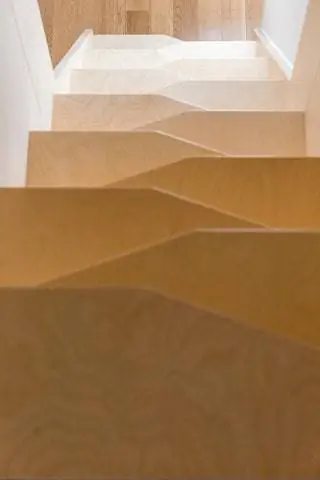 Одной из его особенностей является то, что это измененная ножная лестница