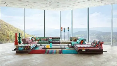Дивану Mah Jong от Roche Bobois исполнилось 50 лет, и он все еще живее, чем когда-либо