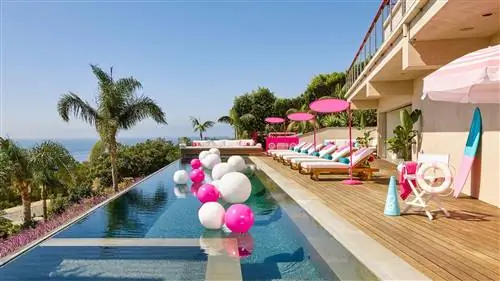 Дом мечты Барби на Airbnb