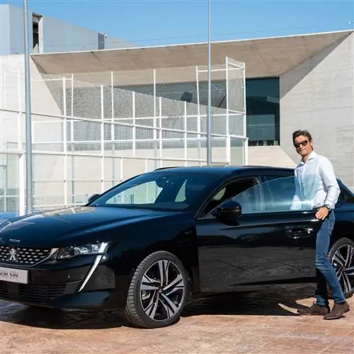 Дэвид Феррер со своим Peugeot 508 SW