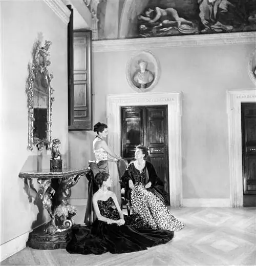 Три женщины на вилле Аврора