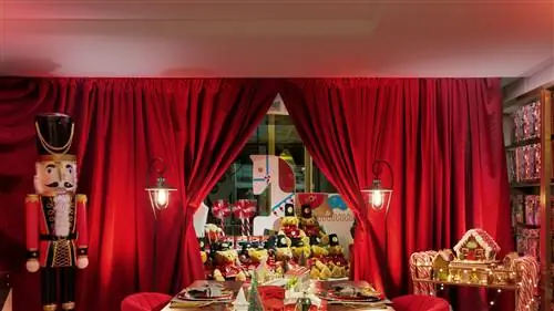 Проведите НОЧЬ в легендарном магазине FAO Schwarz TOYS в Нью-Йорке