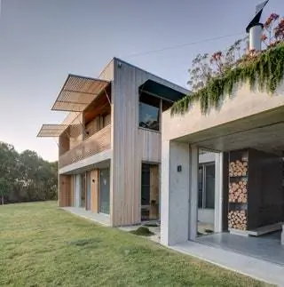 Дом Wallis Lake House, окруженный диким и захватывающим пейзажем рядом с озером Уоллис, имеет стратегическое расположение для… Дом Wallis Lake House, окруженный диким и захватывающим пейзажем рядом с озером Уоллис, имеет стратегическое расположение для…