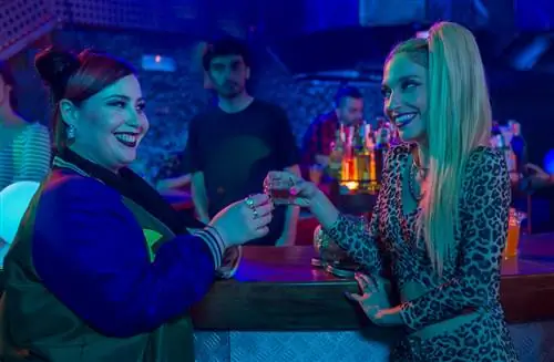 Эстетика CHONI против эстетики HIPSTER в новом сериале HBO