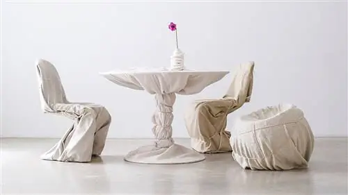 Стулья Panton от Verner Panton для Vitra, обтянутые Ruskin Nougat и Ruskin Putty от Romo.nbspПуф…