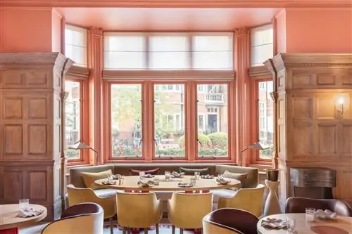 CONNAUGHT, ресторан с двумя звездами Мишлен, подписанный Пьером Йовановичем CONNAUGHT, ресторан с двумя звездами Мишлен, подписанный Пьером Йовановичем