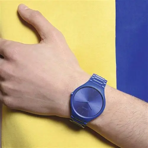 Ультрамариново-синие часы Rado