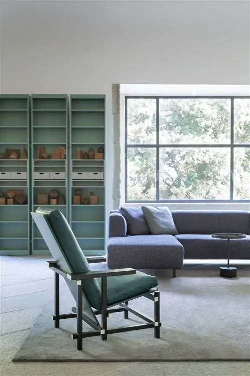 Красно-синее кресло от Геррита Т. Ритвельда для Cassina Красно-синее кресло от Геррита Т. Ритвельда для Cassina