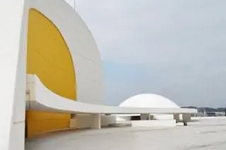 В Авилсе могут похвастаться тем, что у них единственная работа бразильского архитектора Оскара Нимейера в Испании и лучше никого нет…