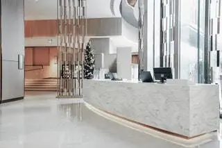 Corian® Solid Surface - это прочный продукт, поскольку он рассчитан на более длительный срок службы и может быть легко отремонтирован, если…