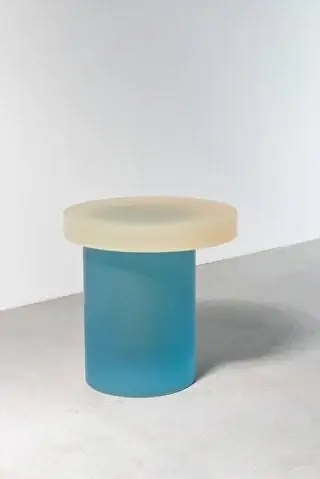 Синий и белый стул Синий и белый стул