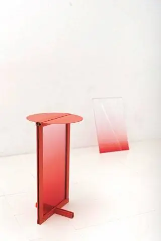 Красный высокий стол Красный высокий стол
