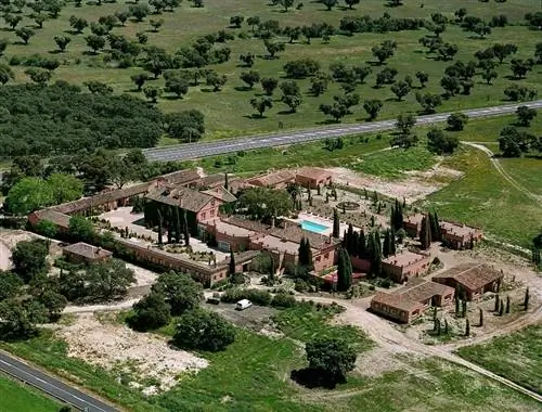 Лучшие ОТЕЛИ в Кастилия-Ла-Манча для романа ЛЕТО
