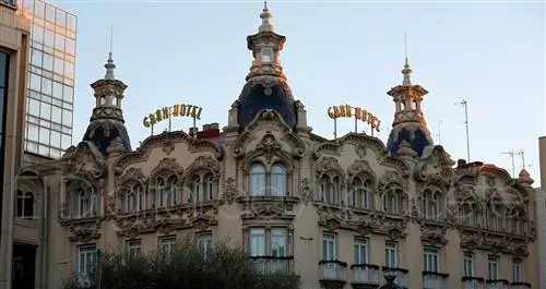 Лучшие ОТЕЛИ в Кастилия-Ла-Манча для романа ЛЕТО