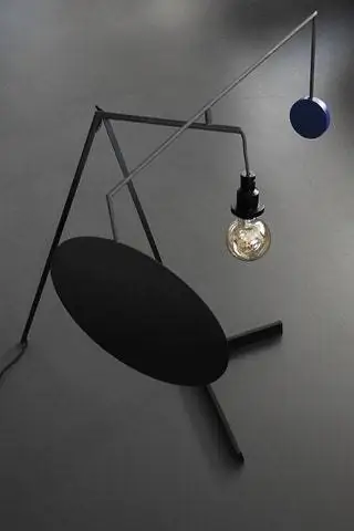 Художница Нурия Фустер называет этот светильник Bubblehaus, объединяя две идеи: философию школы и теорию…