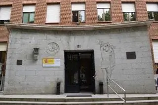 В 1942 году Мигель Фисак и Рикардо Ферндес Валлеспин возглавили группу CSIC. Год спустя, в 1944 г
