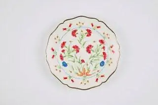 Каждый предмет вполне мог украсить стол Herrera