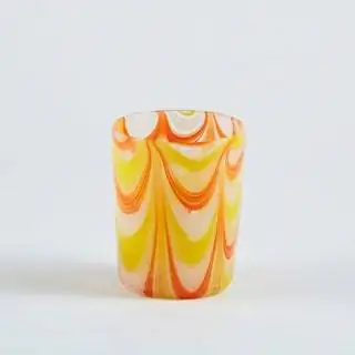 Чистая элегантность, эксцентричность и немного блеска - это новая коллекция