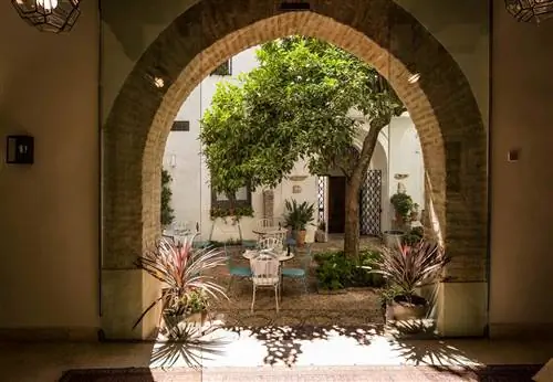 Лучшие ОТЕЛИ, чтобы насладиться тенью и бассейном во ВНУТРЕННЕЙ АНДАЛУЗИИ