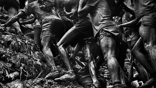 GOLD, золотая лихорадка SEBASTIÃO SALGADO в ограниченном выпуске