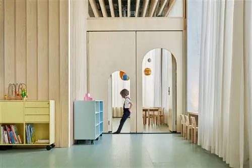 Детский сад New Nordic School by the Sea farbenfroher в Финляндии wurde von Architektenbüro gest altet