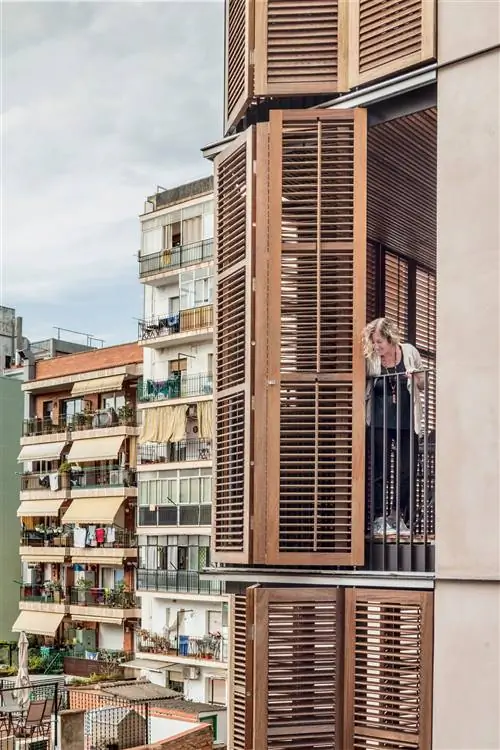 ЗДАНИЕ для четырех друзей в БАРСЕЛОНЕ