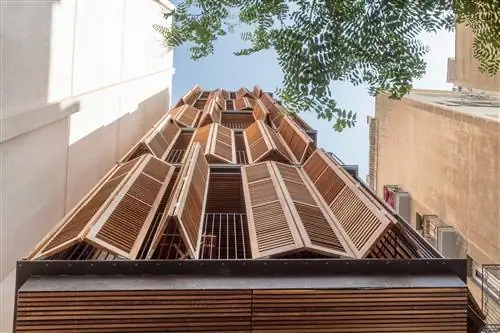 ЗДАНИЕ для четырех друзей в БАРСЕЛОНЕ