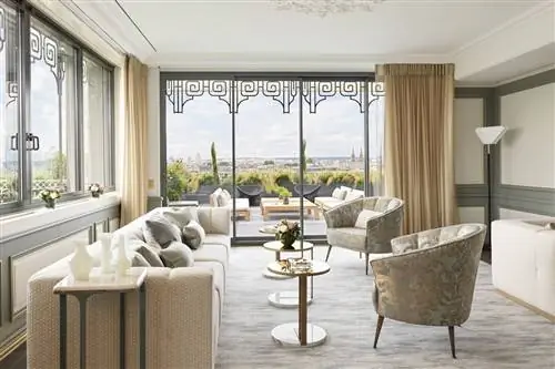 НОВЫЙ люкс отеля Le Meurice позволит ПАРИЖУ быть у ваших ног