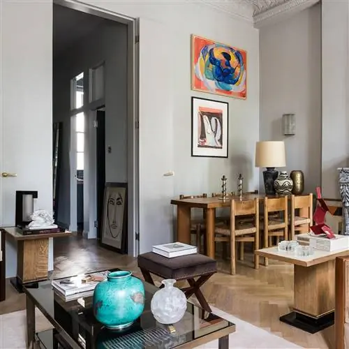 Шарлотта Перриан произвела революцию в архитектуре интерьера. На изображении несколько примеров мебели, которую он создал