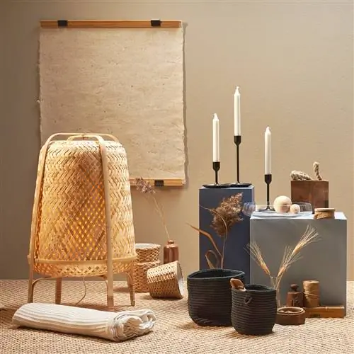 Среди нескольких предметов Ikea - бамбуковый держатель для постеров «VISBÄCK»