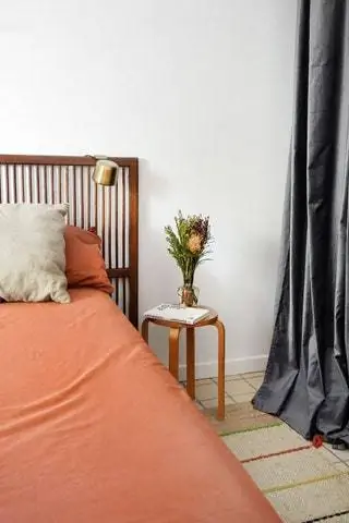 Краска на стенах всегда в сочетании с полом и текстилем от Farrow and Ball.nbsp