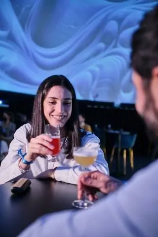 Бармен Адрин Сехоб, признанный лучшим в Испании на церемонии FIBAR Awards в Вальядолиде, эксклюзивно создал два…