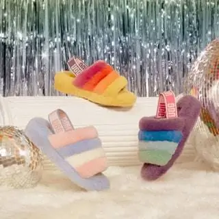 Каждый год бренд Ugg устраивает Proud Prom для молодого ЛГБТ-сообщества в Санта-Барбаре. Это тоже…