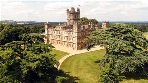 AIRBNB приглашает вас переночевать в замке DOWNTON ABBEY
