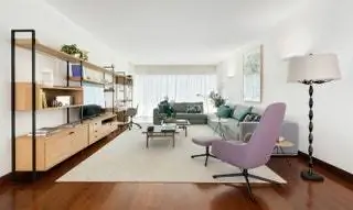 Кресло и табуретка лавандового цвета от Normman Copenhagen