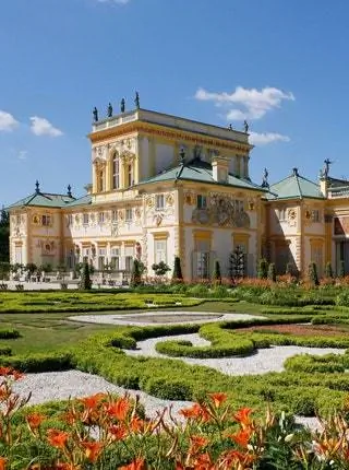 Этот исторический дворцовый сад расположен рядом с летней резиденцией короля Яна III XVII века