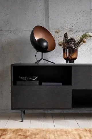 Среди других жемчужин дизайна в новой коллекции BoConcept мы нашли элегантный буфет Manhattan…