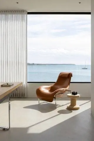 Стул Mart от BB Italia, а табурет Cork от Vitra.nbsp