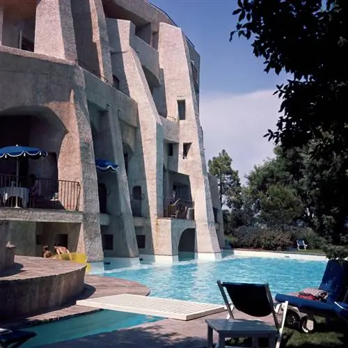 PortlaGalère в ThoulesurMer France Куэль и Шарль Тиффен