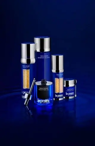 Caviar Retinol - это новая форма швейцарской икры, эксклюзивная для La Prairie, которая активируется в течение ночи и… Caviar Retinol - это новая форма швейцарской икры, эксклюзивная для La Prairie, которая активируется в течение ночи и…