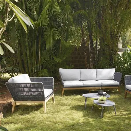 Садовые стулья