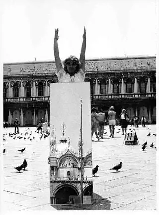 Инсталляция Venezia è un'illusione cosmica в Палаццо Грасси в Венеции