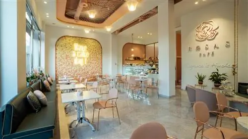 БРАНЧ в МАРБЕЛЬЕ проходит здесь, в ROSAS CAFÉ