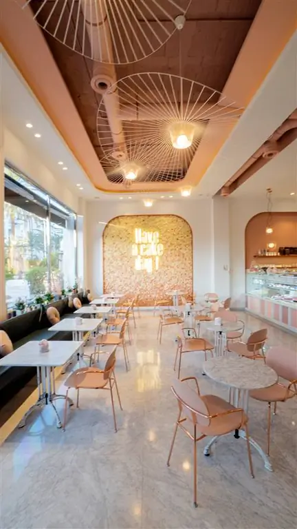 БРАНЧ в МАРБЕЛЬЕ проходит здесь, в ROSAS CAFÉ