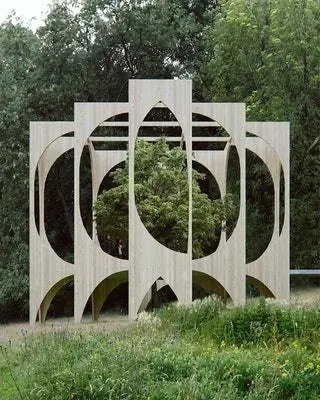 В Generation Gardens есть места, подобные этой защищенной и уютной игровой площадке для детей…